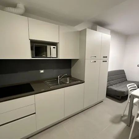 Apartament With Pool In