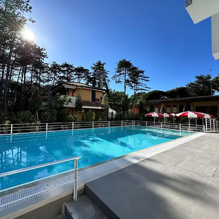 With Pool In Apartament *