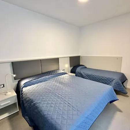 Apartament With Pool In